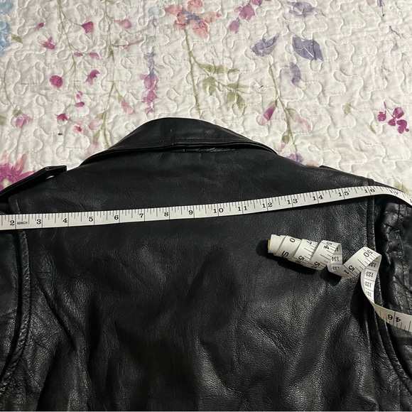 Vintage black leather biker jacket size XL women’s lined warm w/zippers & snaps - Picture 3 of 16